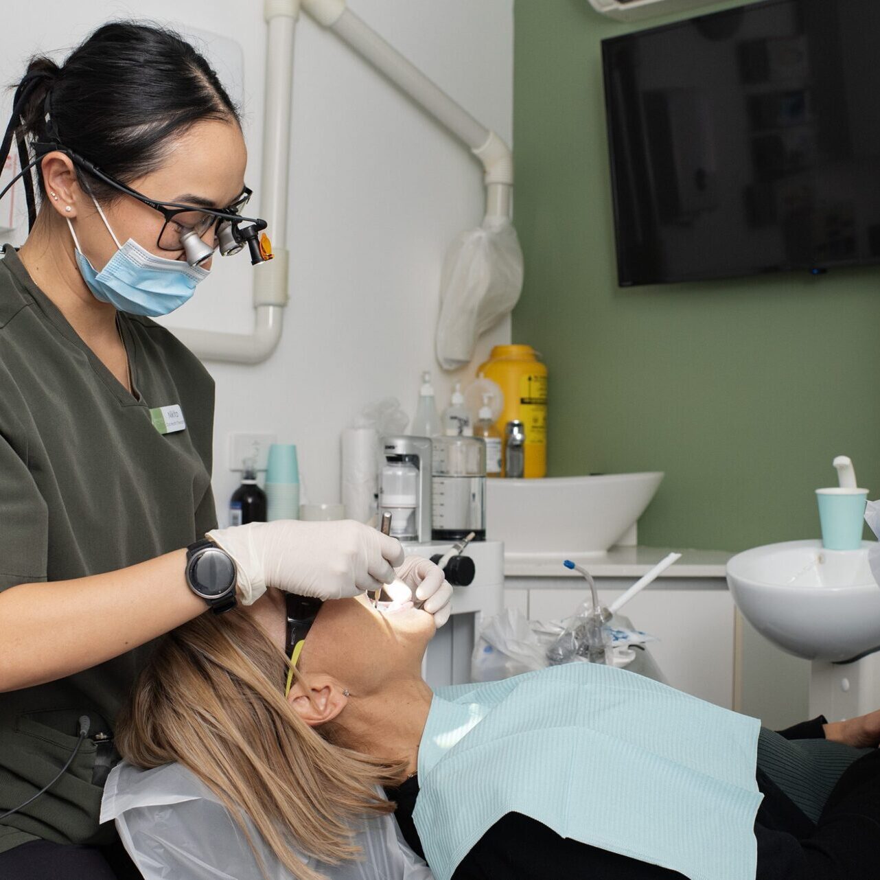 Bulleen dentist performing check-up & clean in Bulleen - Smile Style Dental